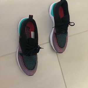 Women’s Nike React Flyknit Run size 10